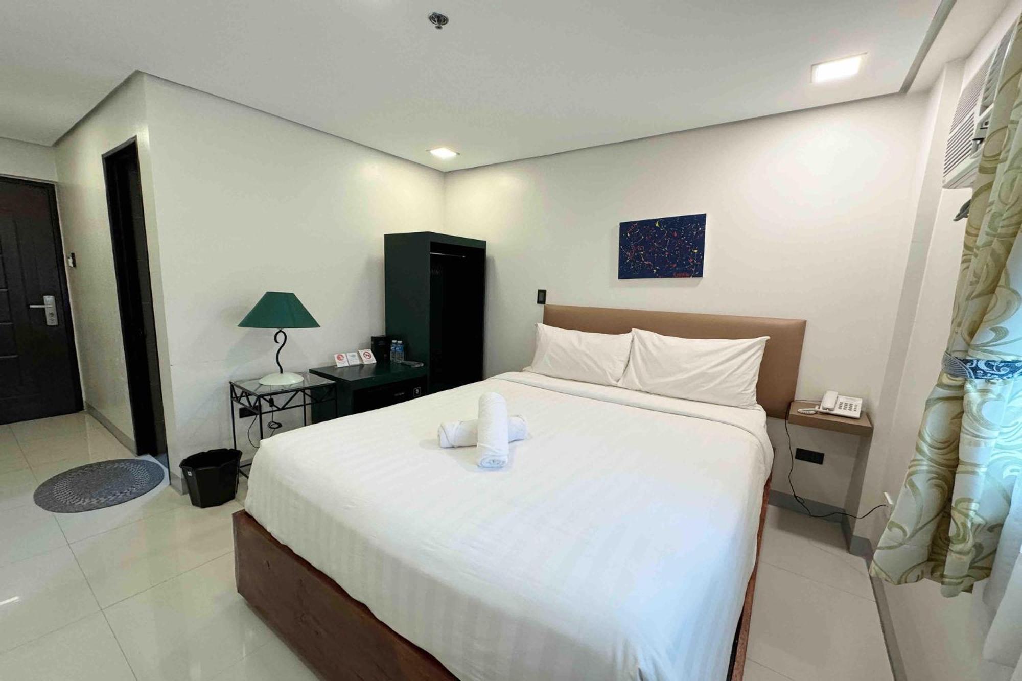 Belltower CSheLi Suites Vigan Buitenkant foto