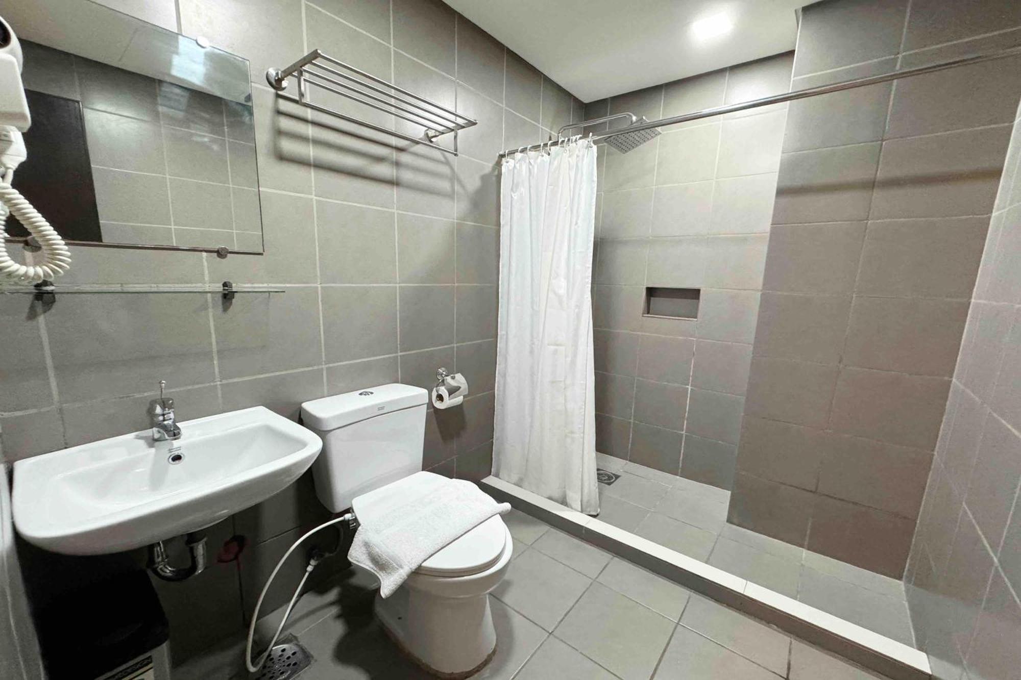 Belltower CSheLi Suites Vigan Buitenkant foto