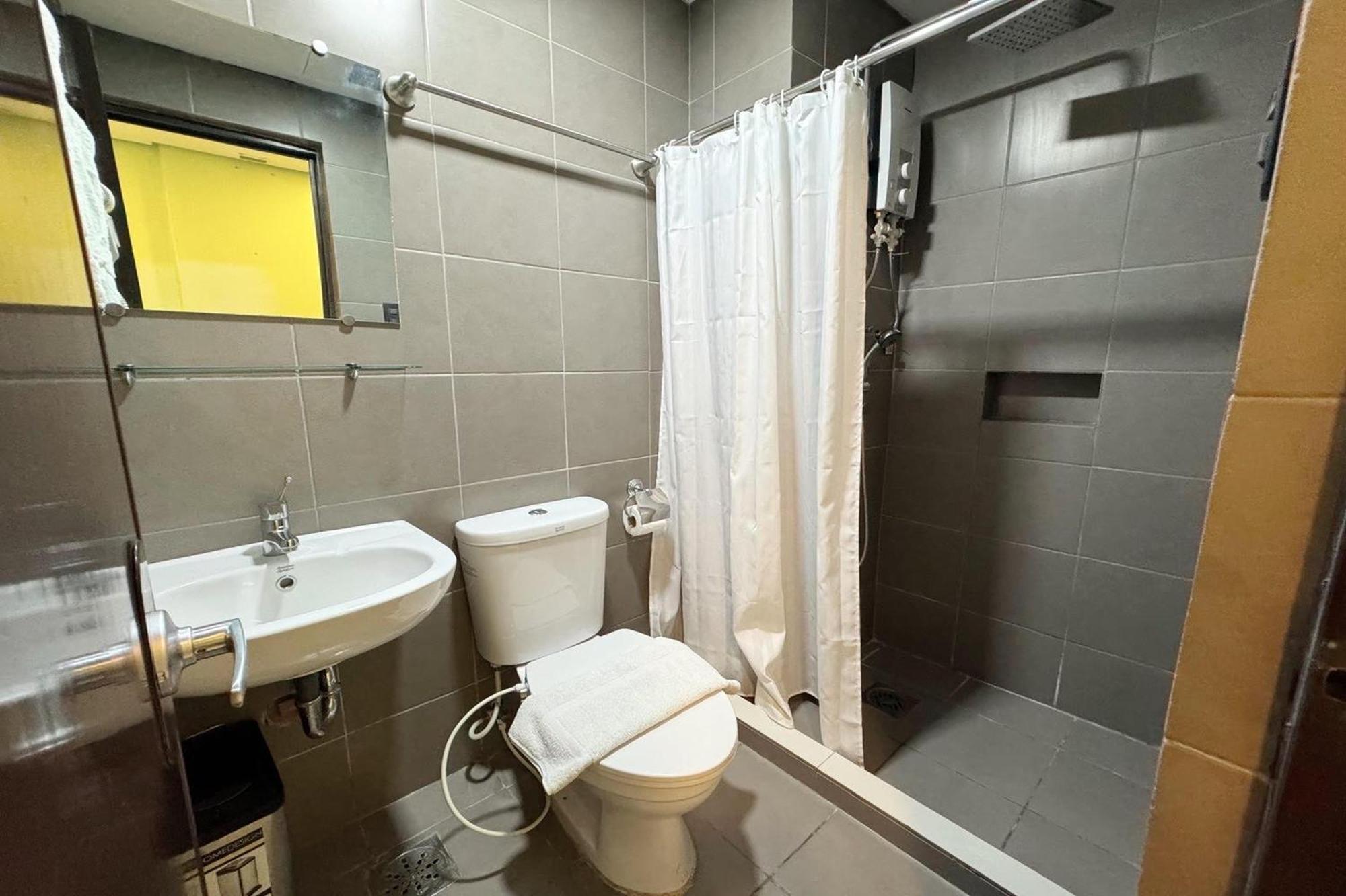 Belltower CSheLi Suites Vigan Buitenkant foto
