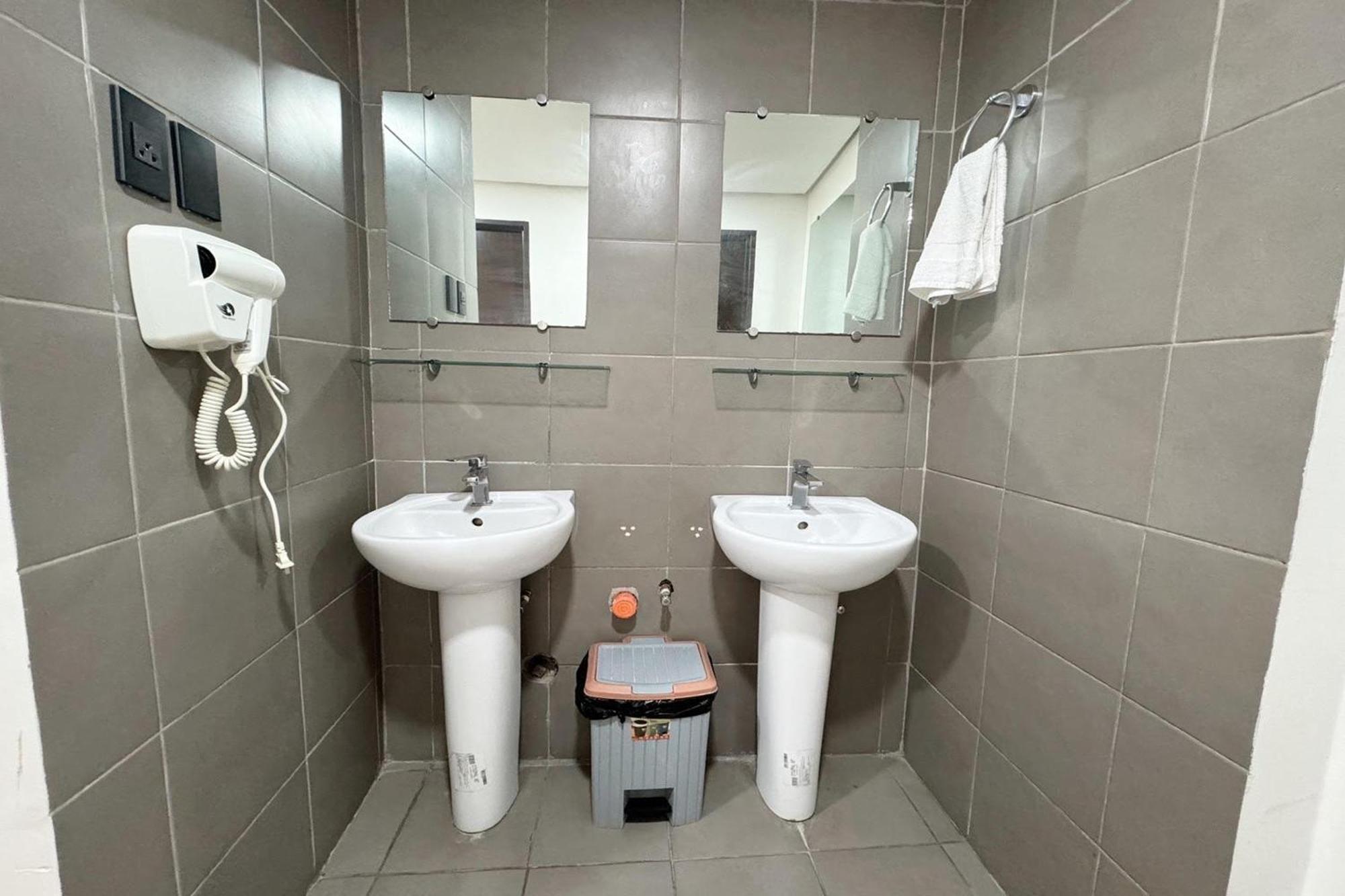 Belltower CSheLi Suites Vigan Buitenkant foto