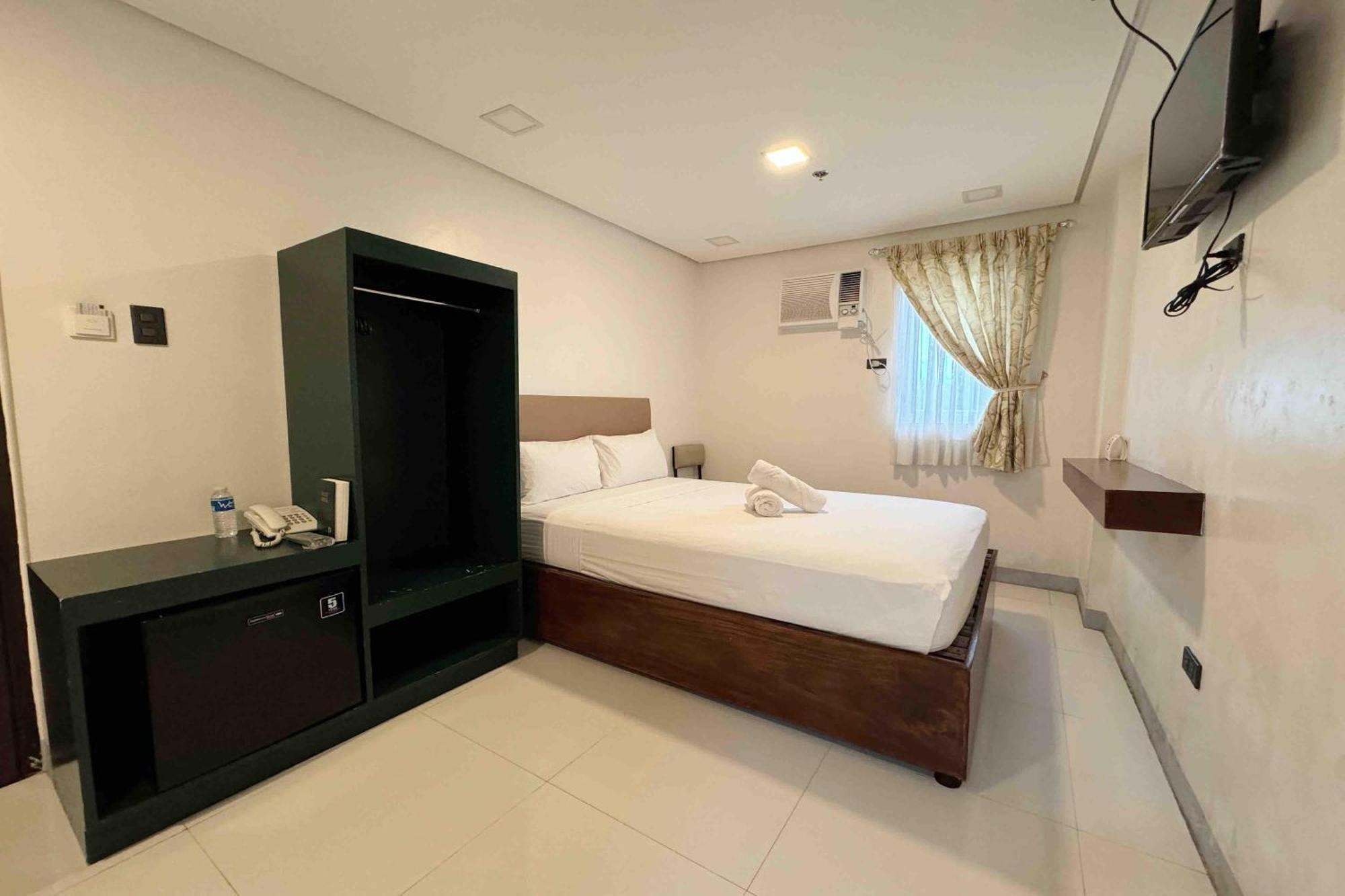 Belltower CSheLi Suites Vigan Buitenkant foto
