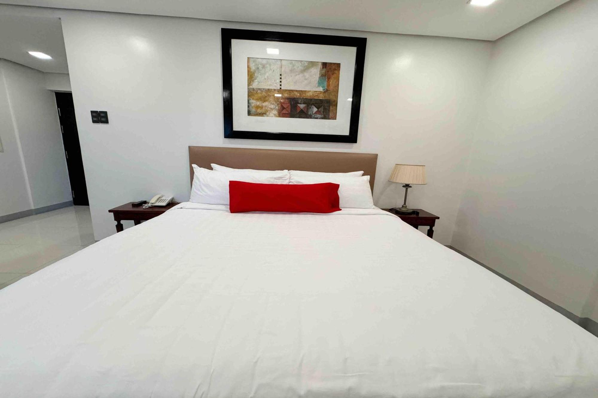 Belltower CSheLi Suites Vigan Buitenkant foto