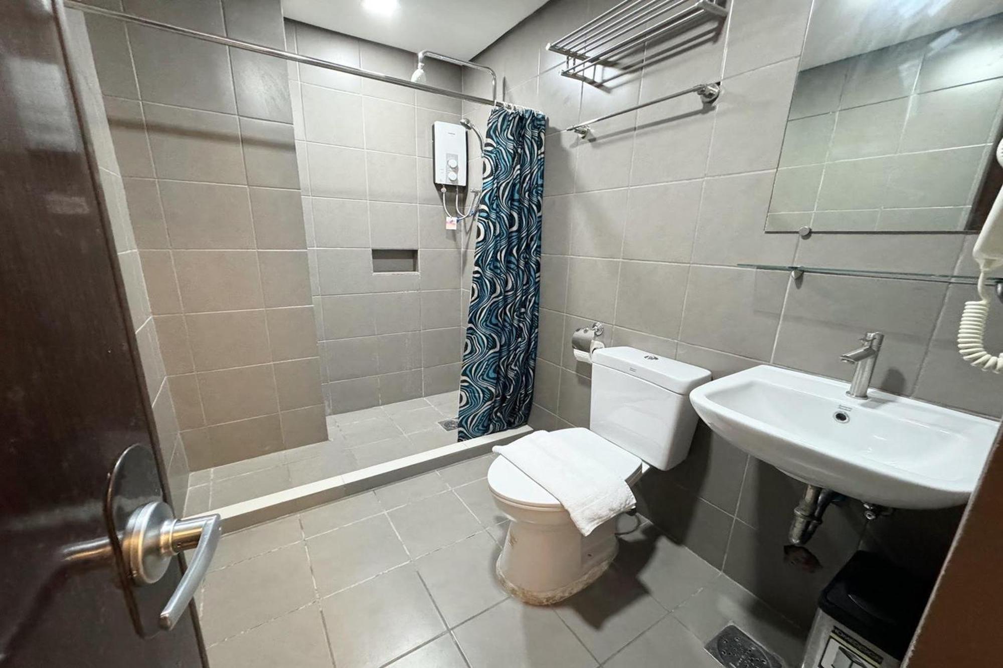 Belltower CSheLi Suites Vigan Buitenkant foto
